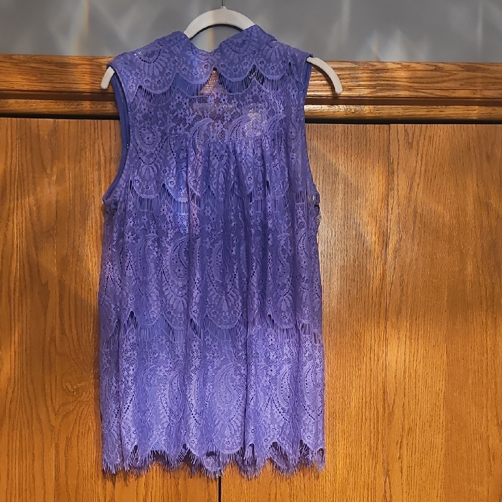 Chic Purple Lace Sleeveless Blouse